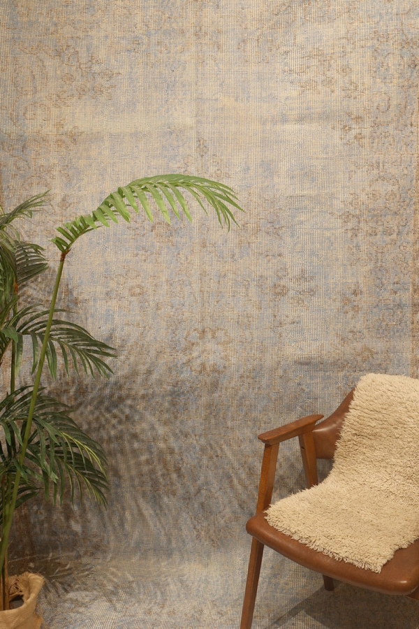 Vintage rug from Turkey. 286×173 cms