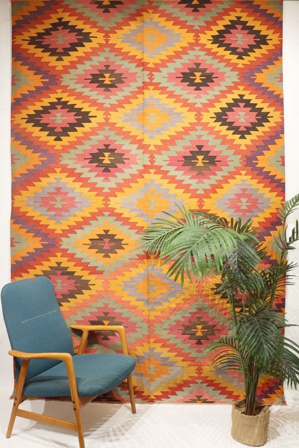 Vintage kilim from Denizli, Turkey. 290×195 cms