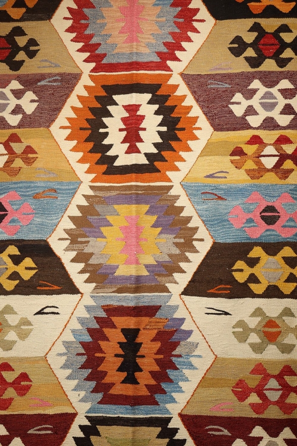 Konya kilim from Turkey. 351x257 cms - Image 3