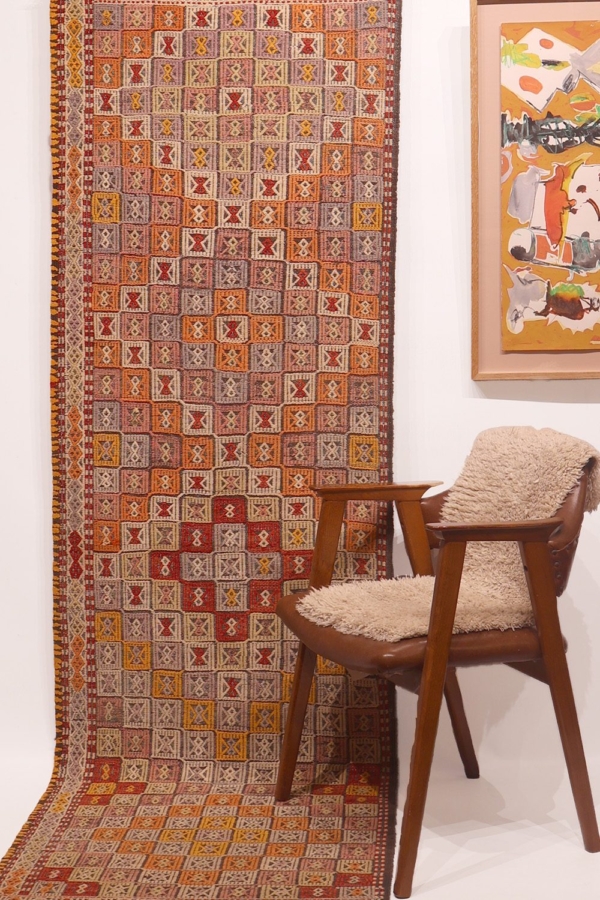 Kilim semi antiguo de Balikesir, Turquía. 241x77 cms