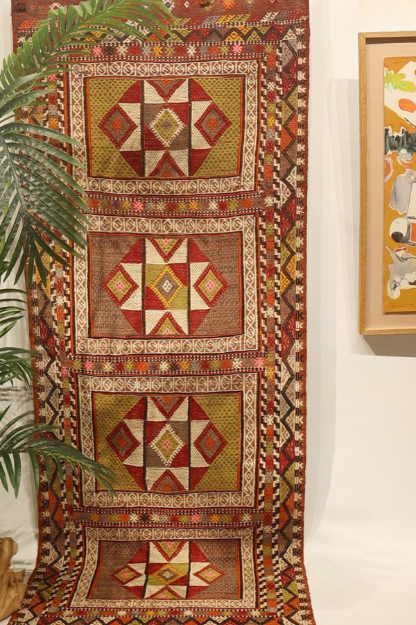 Semi-antique Kozak kilim from Turkey. 210x82 cms
