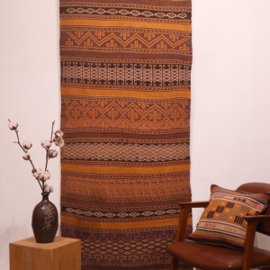 Kilim semi antiguo Aimaq Baluch, Afganistán. 335x83 cms