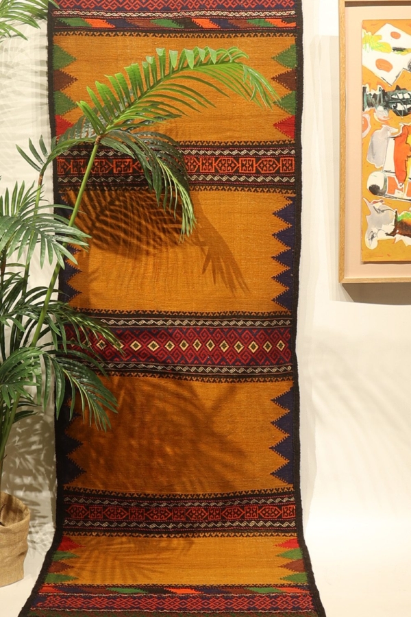 Kilim semi antiguo Baluch, Afganistán. 228x75 cms
