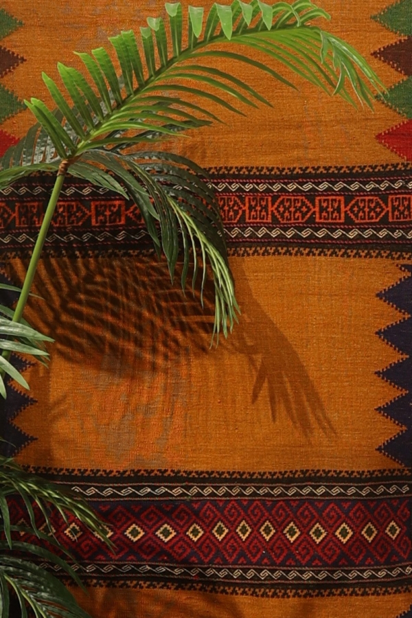 Kilim semi antiguo Baluch, Afganistán. 228x75 cms - Imagen 4