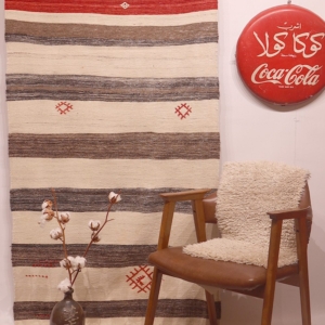 Semi-antique Tomarza kilim from Turkey. 252x91 cms