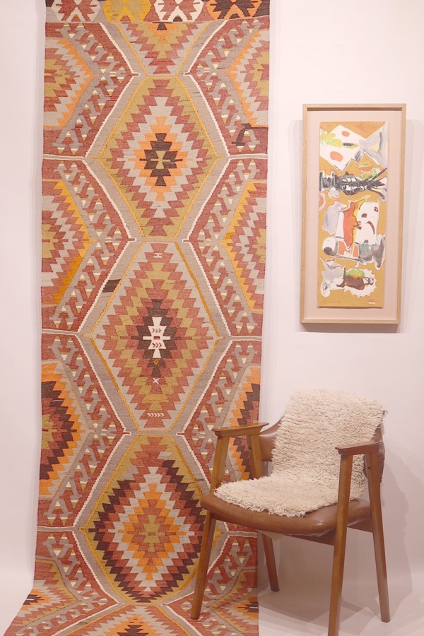 Semi-antique Salihi kilim from Turkey. 300x88 cms