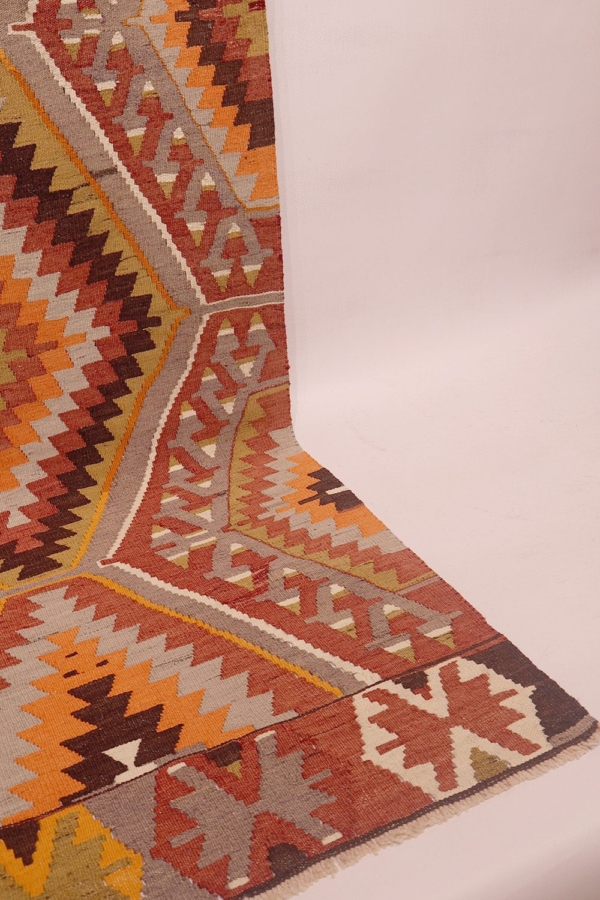 Semi-antique Salihi kilim from Turkey. 300x88 cms - Image 4