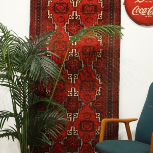 Alfombra semi antigua Baluch, Afganistán. 507x88 cms