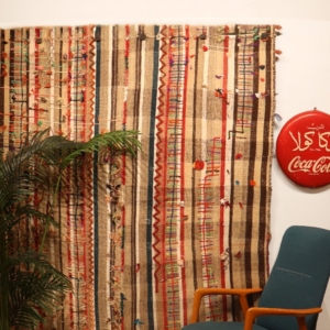 Semi-antique Qashqai kilim from Iran. 178x163 cms