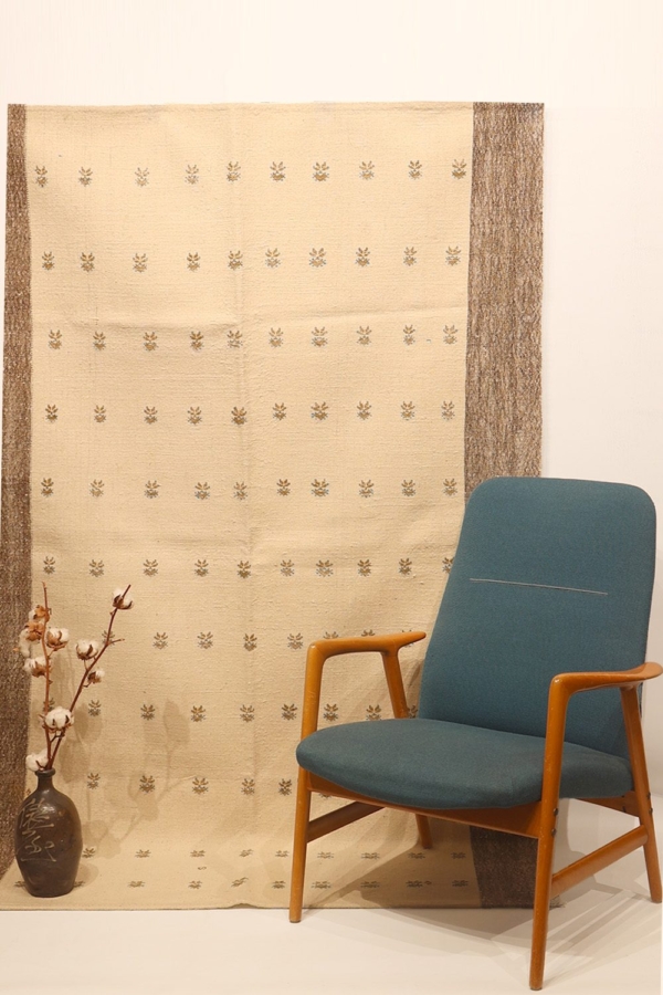 Kilim vintage de Karapinar, Turquía. 208x139 cms