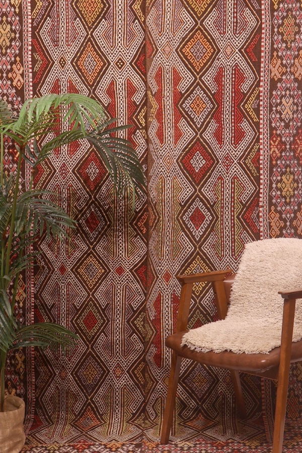 Semi-antique Toros Kucuklu kilim from Turkey. 275x148 cms