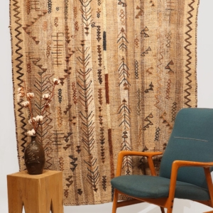 Semi-antique Qashqai kilim from Iran. 173x145 cms