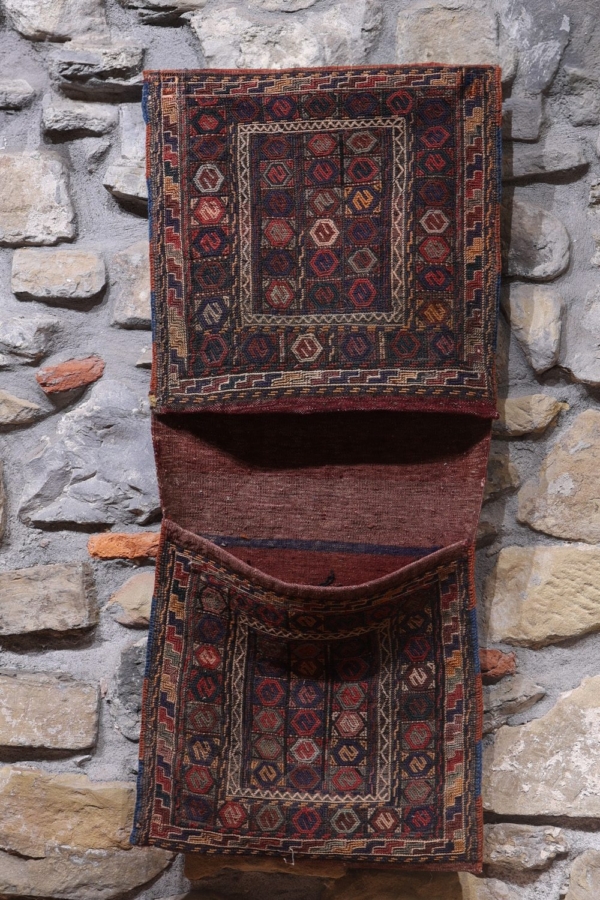 Semi-antique Baluch saddlebag or khorjin from Iran. 103x45 cms - Image 2