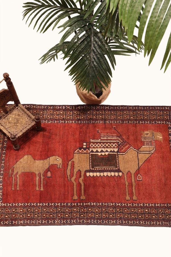 Semi-antique Baluch rug from Afghanistan. 136x86 cms