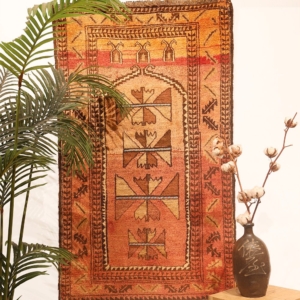 Vintage Baluch prayer rug from Afghanistan. 128x78 cms