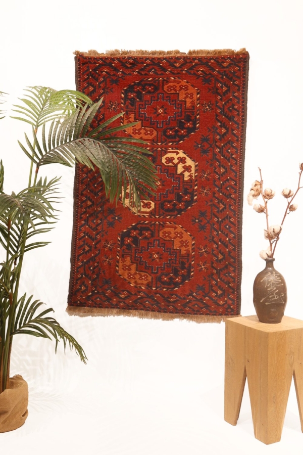 Alfombra antigua Ersari, Turkmenistán. 128x87 cms