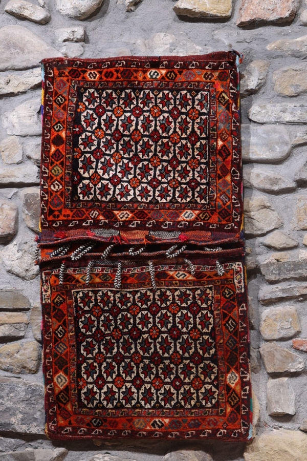 Semi-antique Shiraz saddlebag or khorjin from Iran. 123x65 cms - Image 2