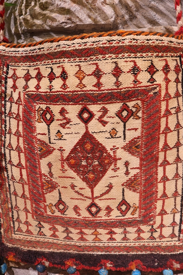Semi-antique Bakhtiari handbag or chantah from Iran. 40x38 cms - Image 5