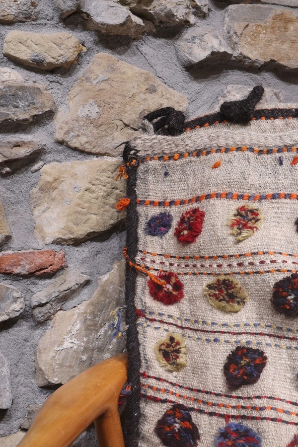 Vintage Qashqai saddlebag or khorjin from Iran. 129x65 cms - Image 4