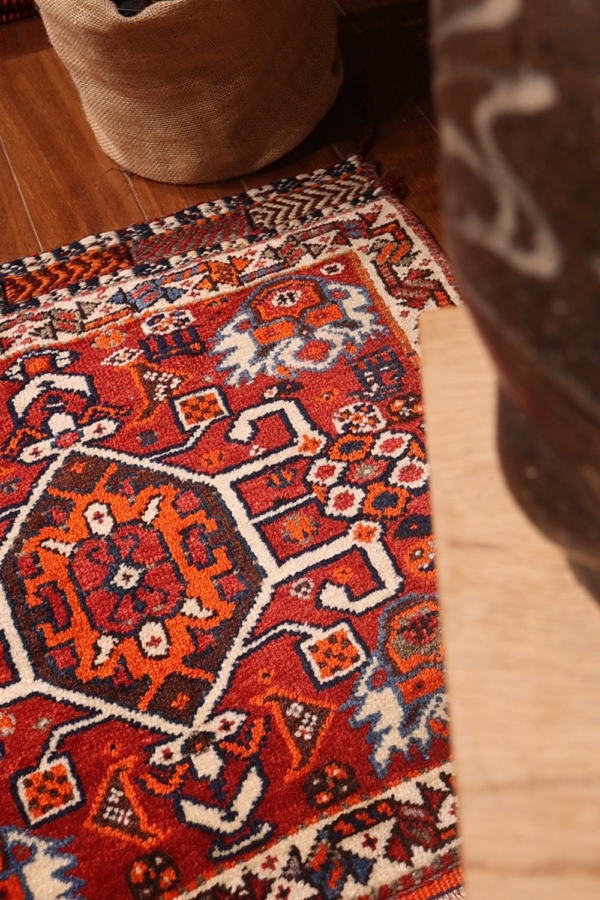 Vintage Qashqai rug from Iran. 57x57 cms - Image 3