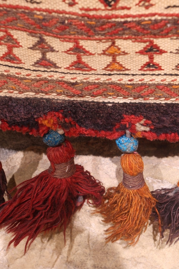 Semi-antique Bakhtiari handbag or chantah from Iran. 40x38 cms - Image 4