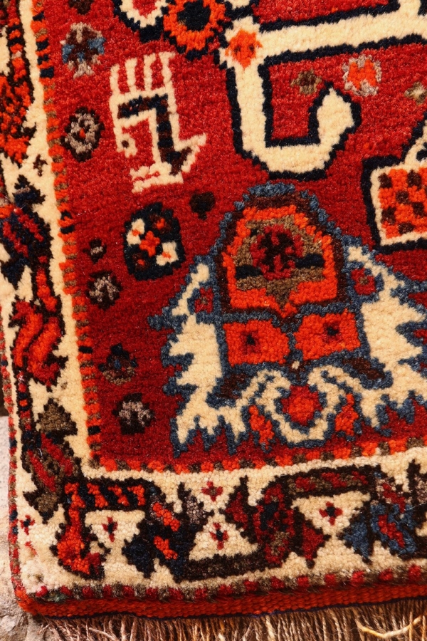 Vintage Qashqai rug from Iran. 57x57 cms - Image 4