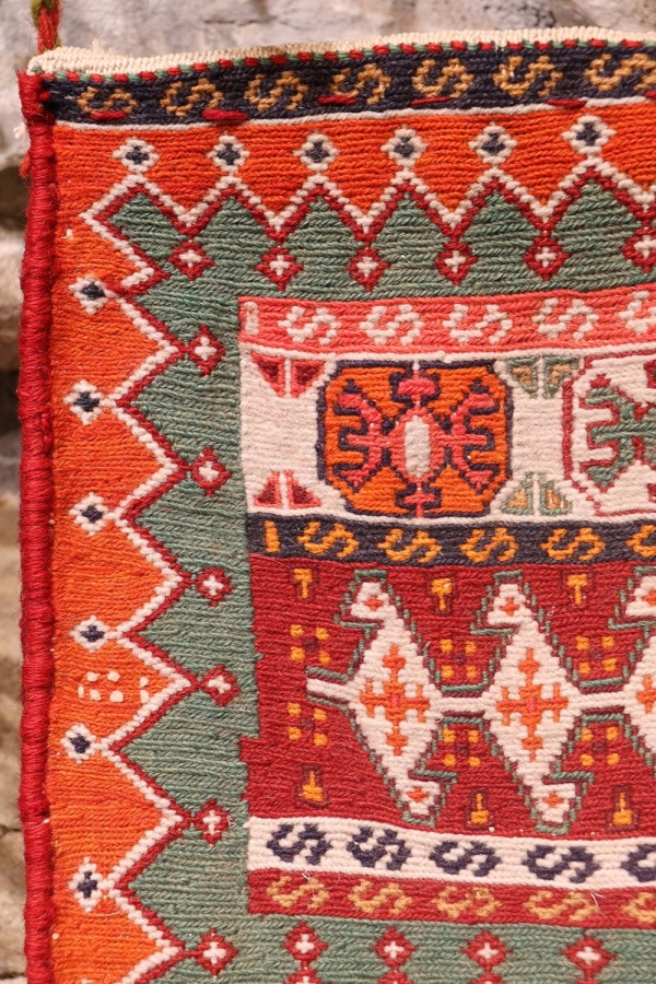 Vintage Qashqai handbag or chantah from Iran. 26x26 cms - Image 4
