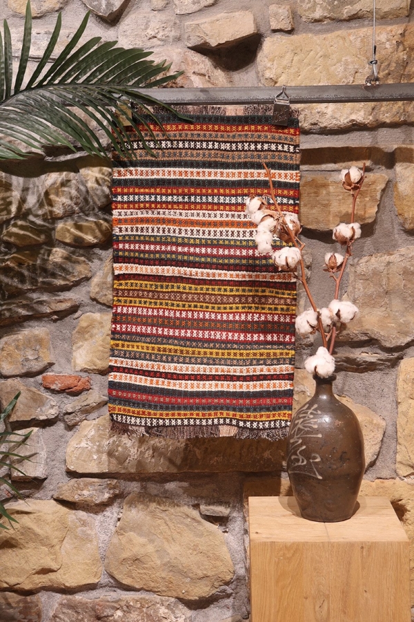 Semi-antique Bakhtiari kilim from Iran. 63x38 cms - Image 3