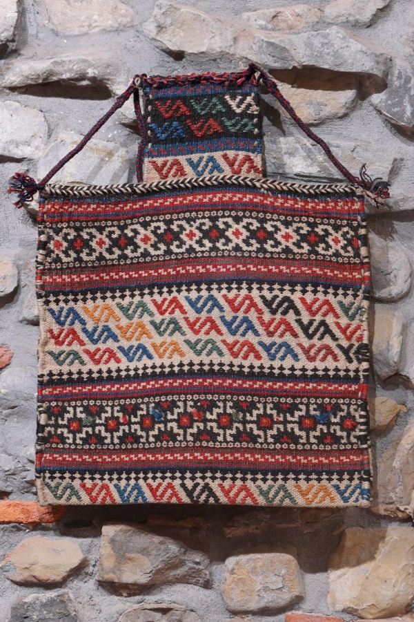 Bolsa de sal o namakdan semi antigua Árabe, Irán. 67x52 cms - Imagen 2