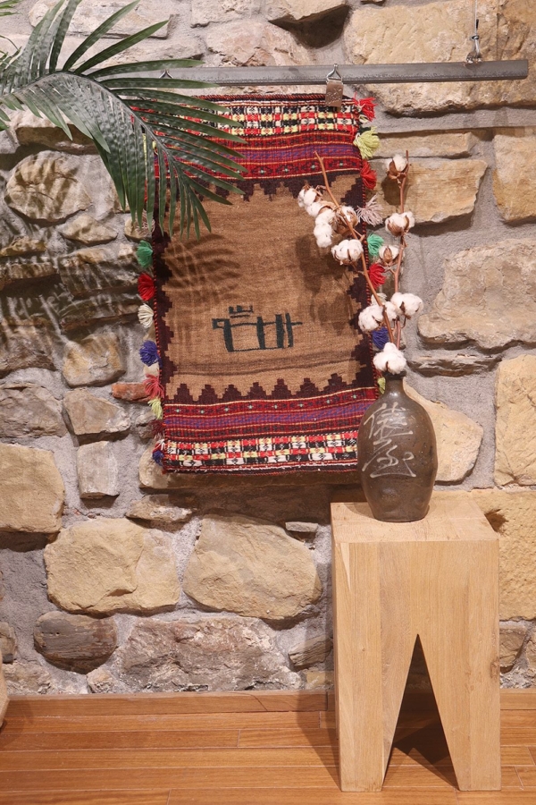 Vintage Qashqai kilim from Iran. 72x42 cms