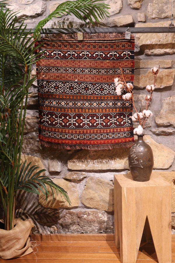 Kilim semi antiguo Qashqai, Irán. 61x65 cms