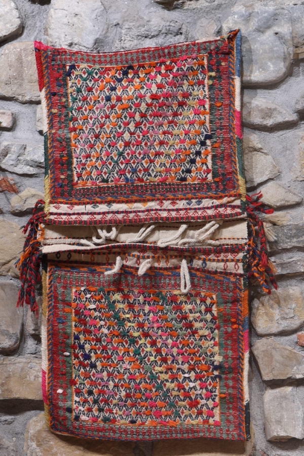 Vintage Qashqai saddlebag or khorjin from Iran. 90x46 cms - Image 2