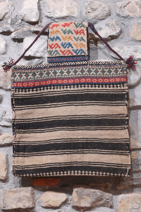 Bolsa de sal o namakdan semi antigua Árabe, Irán. 67x52 cms - Imagen 3