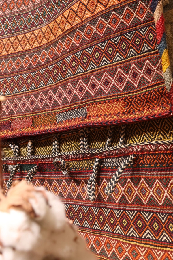 Vintage Qashqai saddlebag or khorjin from Iran. 123x62 cms - Image 9