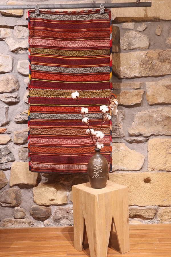 Vintage Qashqai saddlebag or khorjin from Iran. 123x62 cms - Image 2