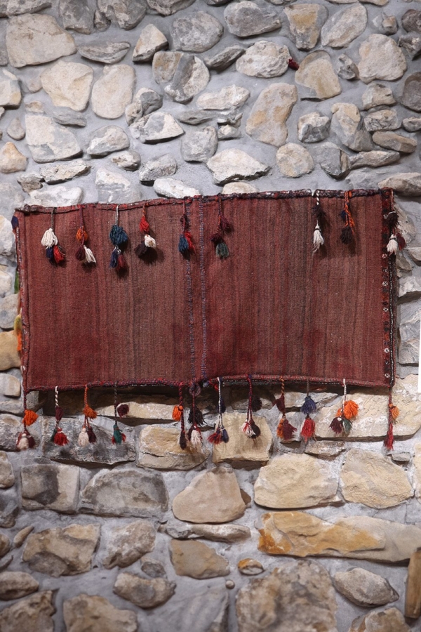 Semi-antique Arabic saddlebag or khorjin from Iran. 146x70 cms - Image 3