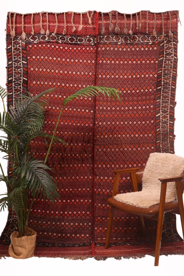 Kilim shiraki semi antiguo árabe, Irán. 240x150 cms