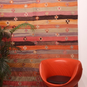Kilim semi antiguo de Elmali, Turquía. 258x171 cms
