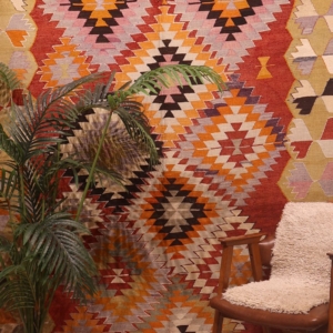 Semi antique Çal kilim from Turkey. 276x163 cms