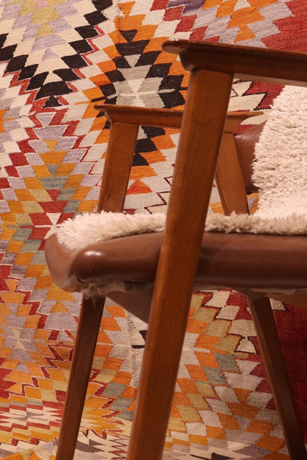 Kilim semi antiguo de Çal, Turquía. 276x163 cms - Imagen 7