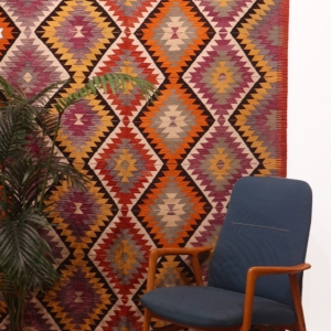Vintage Sutlegen kilim from Turkey. 256x166 cms