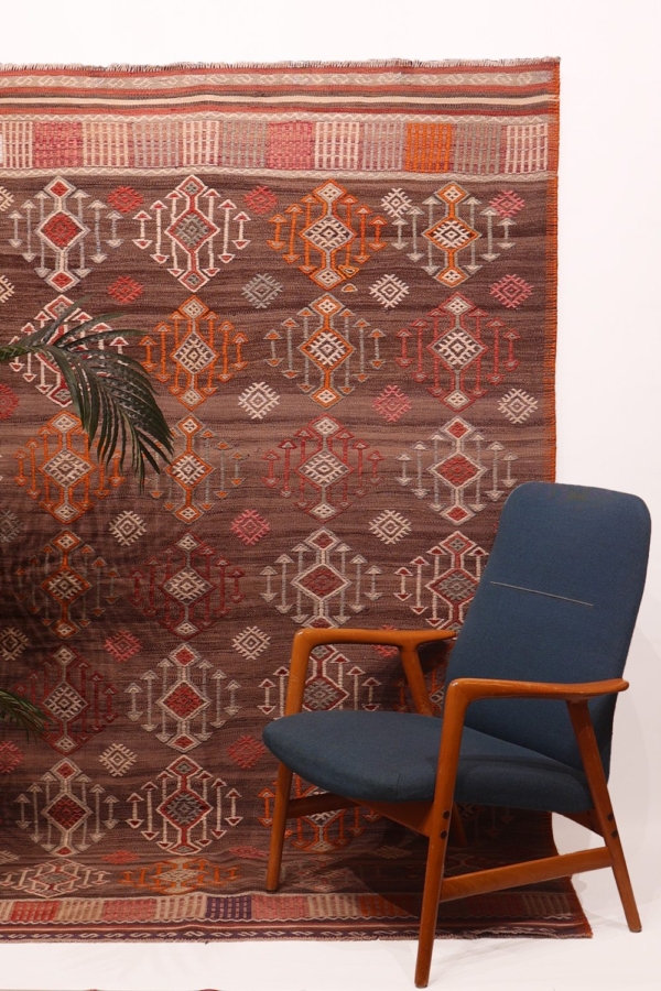 Semi-antique Canakkale kilim from Turkey. 240x167 cms