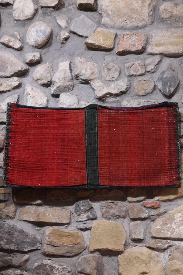 Semi-antique Qashqai saddlebag or khorjin from Iran. 110x52 cms - Image 3