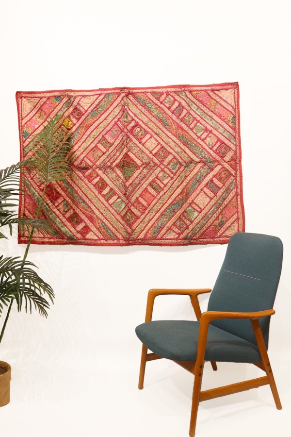 Antique textile from India. 145x100 cms