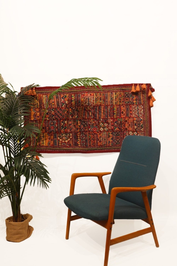 Vintage textile from India. 125x65 cms