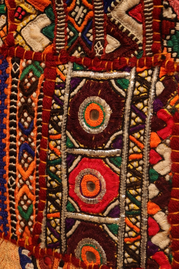 Vintage textile from India. 125x65 cms - Image 5