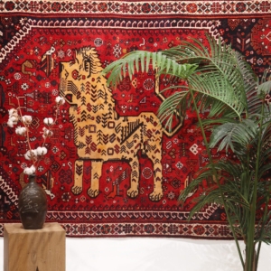 Vintage Qashqai rug from Iran. 202x130 cms