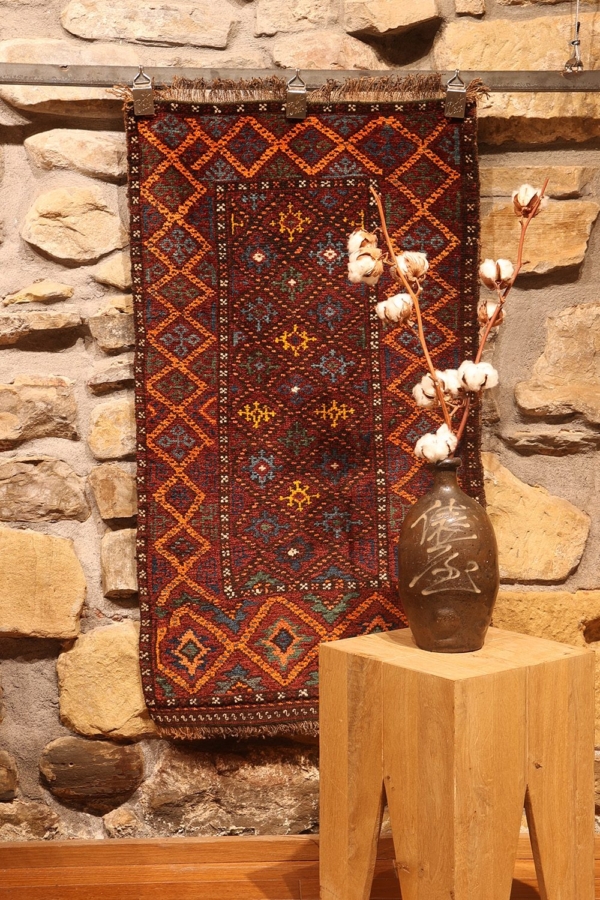 Antique Baluch rug from Afghanistan. 100x58 cms