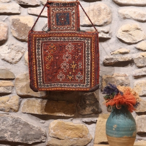 Bolsa de sal o namakdan antiguo Árabe, Irán. 53x43 cms