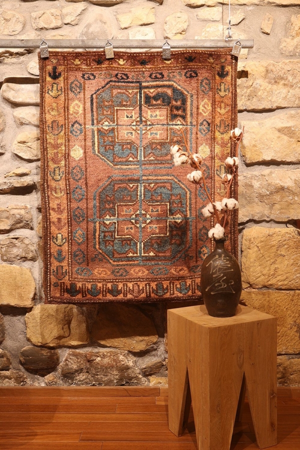 Almohadón o balisht antiguo Baluch, Afganistán. 100x80 cms